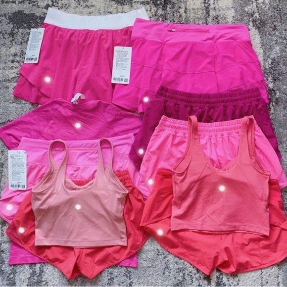 ✨ Women’s Athletic Wear Mystery Box ✨ - Picture 4 of 5